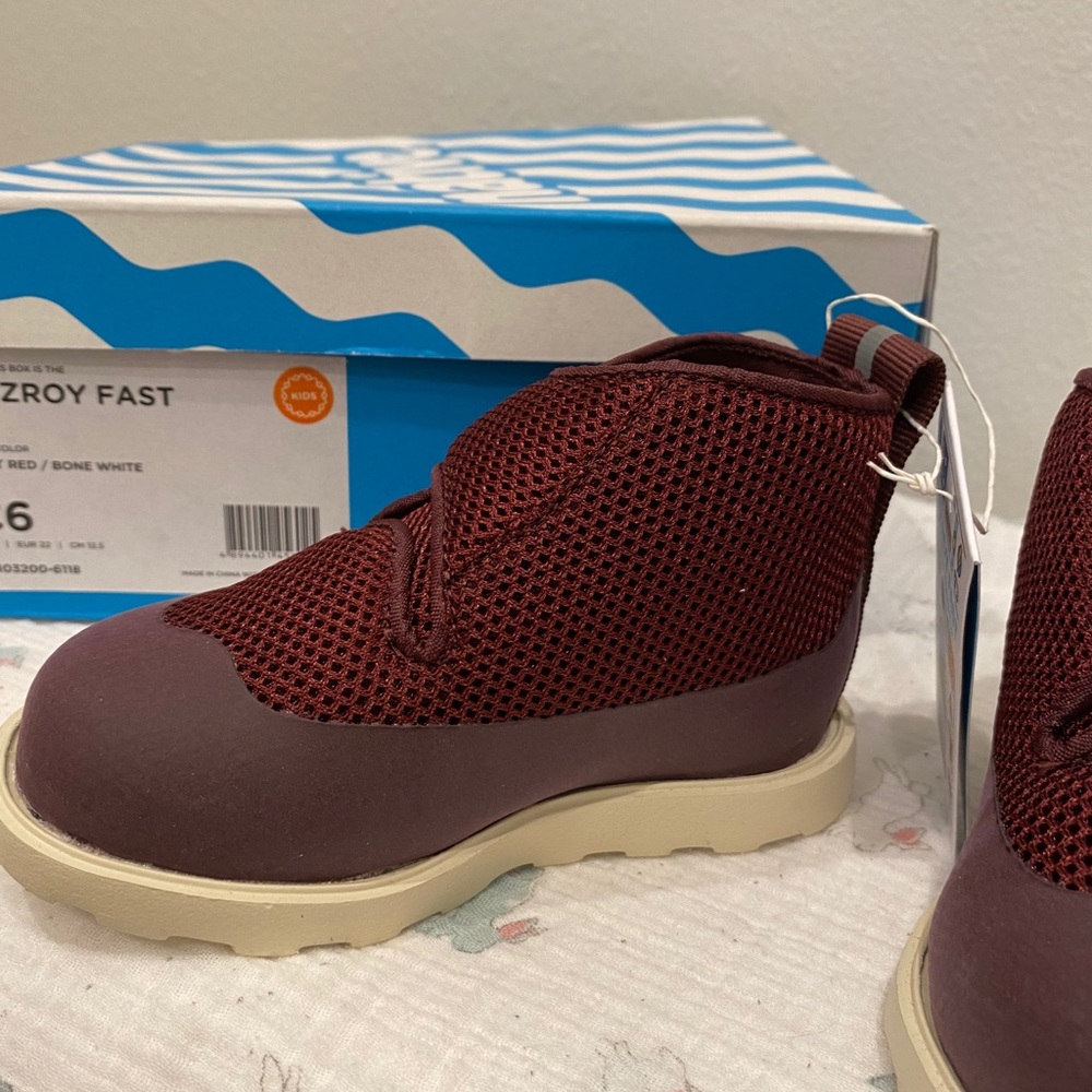 Native toddler boots brand new in box